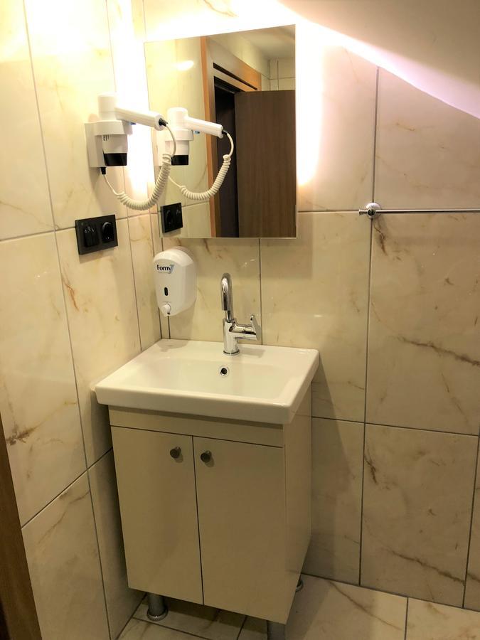 欧纳尔汽车旅馆 乌宗 外观 照片